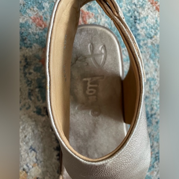 P. Monjo gold leather sandals -handmade in Spain - Picture 6 of 8